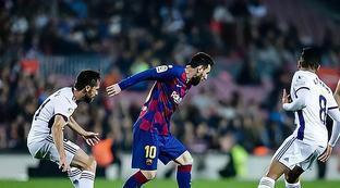 她以其非凡 她以其非凡